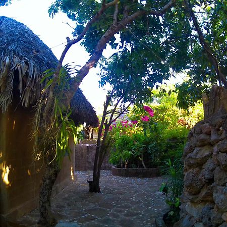 Utopia Rote Lodge Nembrala Εξωτερικό φωτογραφία